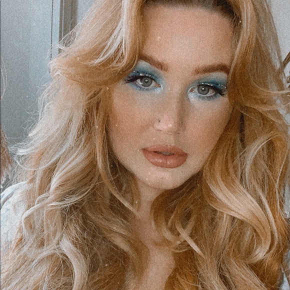 Meet your Posher, Kelli - Picture 2 of 2